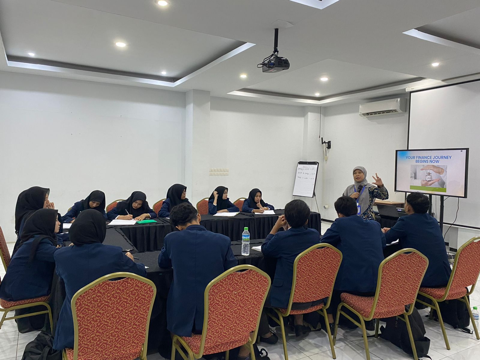 Pendidikan Siap Kerja: Solusi Tepat untuk Lulusan SMA yang Ingin Cepat Berkarier