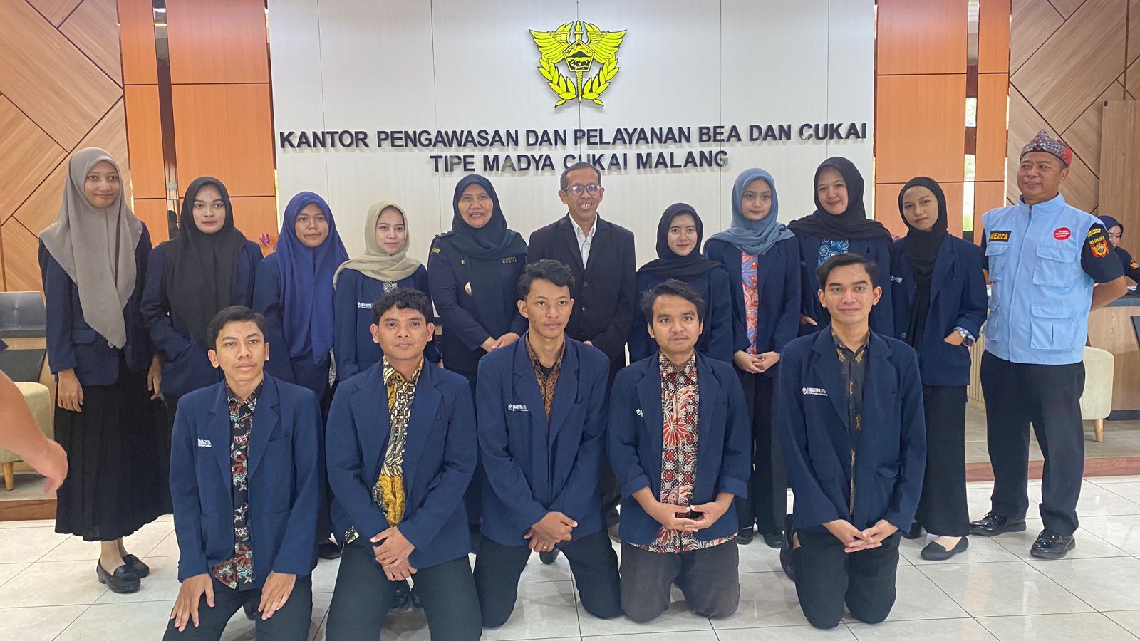 Belajar Cepat Kerja: Solusi Lulusan SMA Siap Masuk Dunia Industri